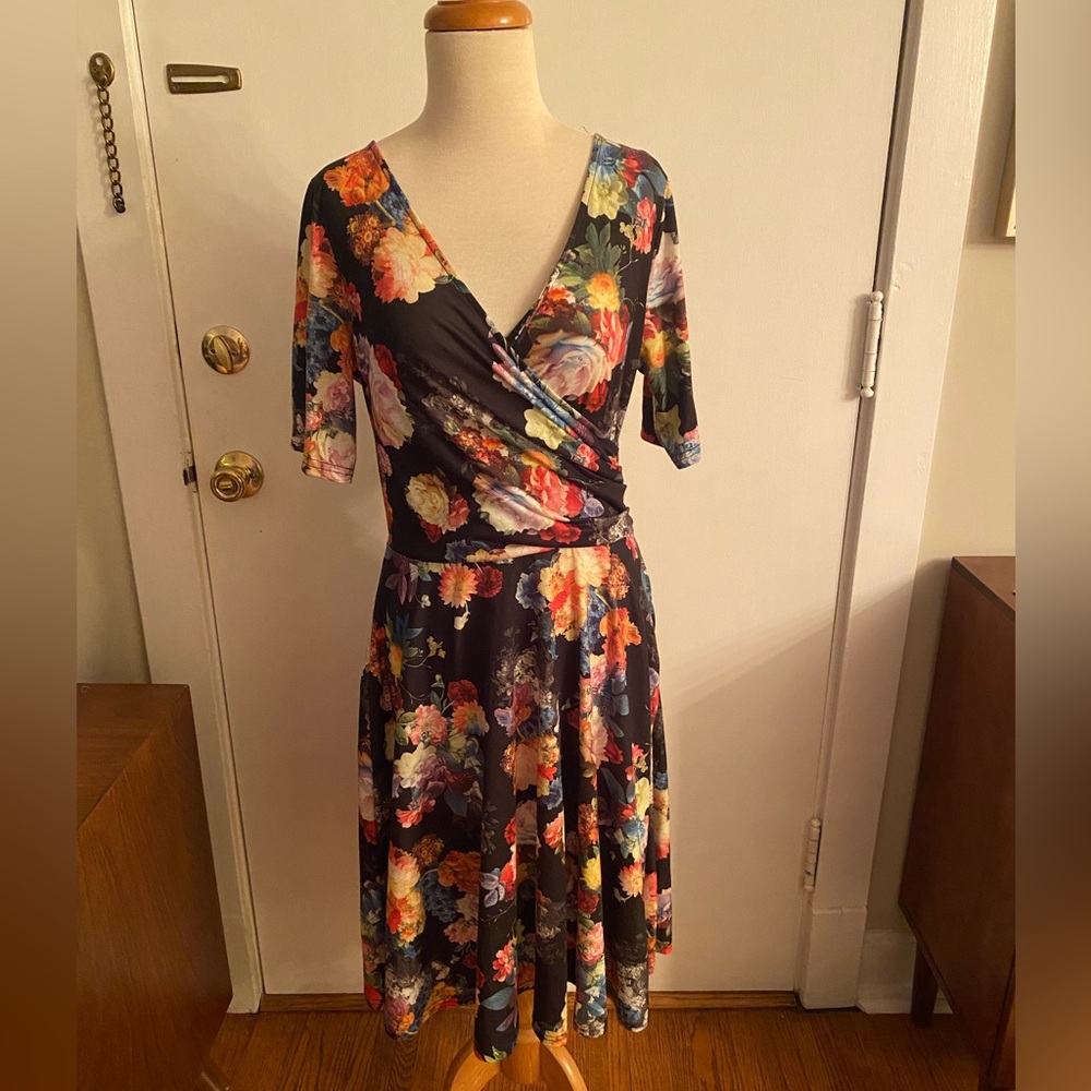 Pretty short sleeve floral dress